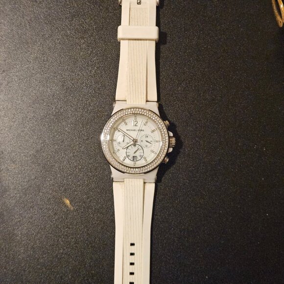 Michael Kors Bel Aire Chronograph Date Watch MK5392 – Used ⌚✨ - Picture 5 of 7